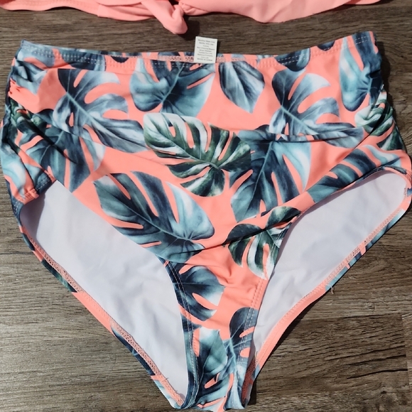 Pink Ruffle Bikini Set with Leaf Print - Picture 2 of 5